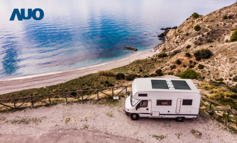 「可撓輕量化太陽光電板SunCurva」使用輕量特殊耐候型複合板取代傳統太陽能板的玻璃前板，不僅降低70%重量，每米平方僅3Kg；具有抗衝擊性能及通過電磁相容性測試，可應用於交通運輸工具，如露營車、遊艇等